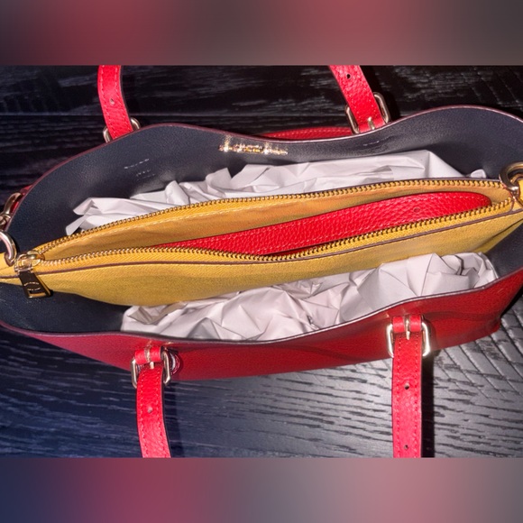 COACH Mollie Tote Bag 25 in Red Apple + Gold ( C4084 ) NWOT - Picture 11 of 17